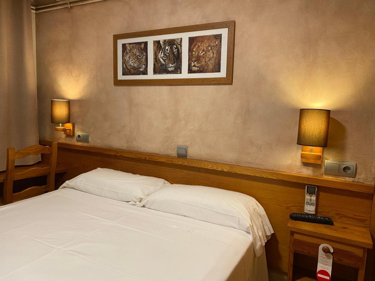Hostal Galicia Cardedeu Exteriér fotografie