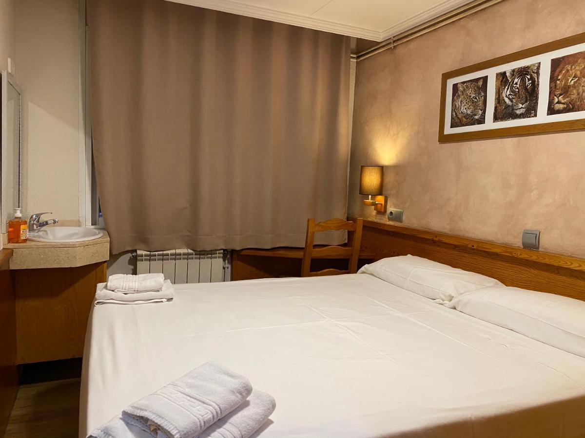Hostal Galicia Cardedeu Exteriér fotografie