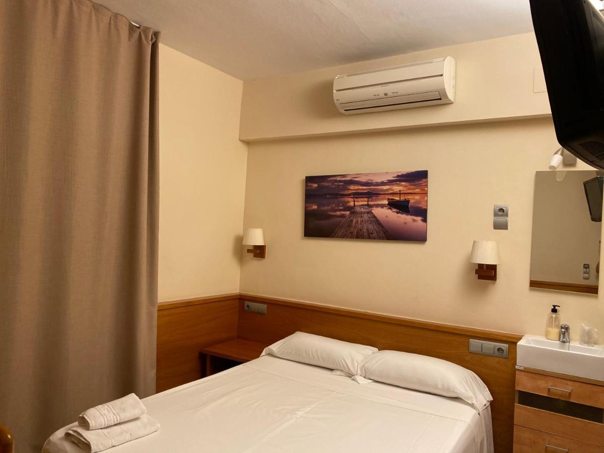 Hostal Galicia Cardedeu Exteriér fotografie