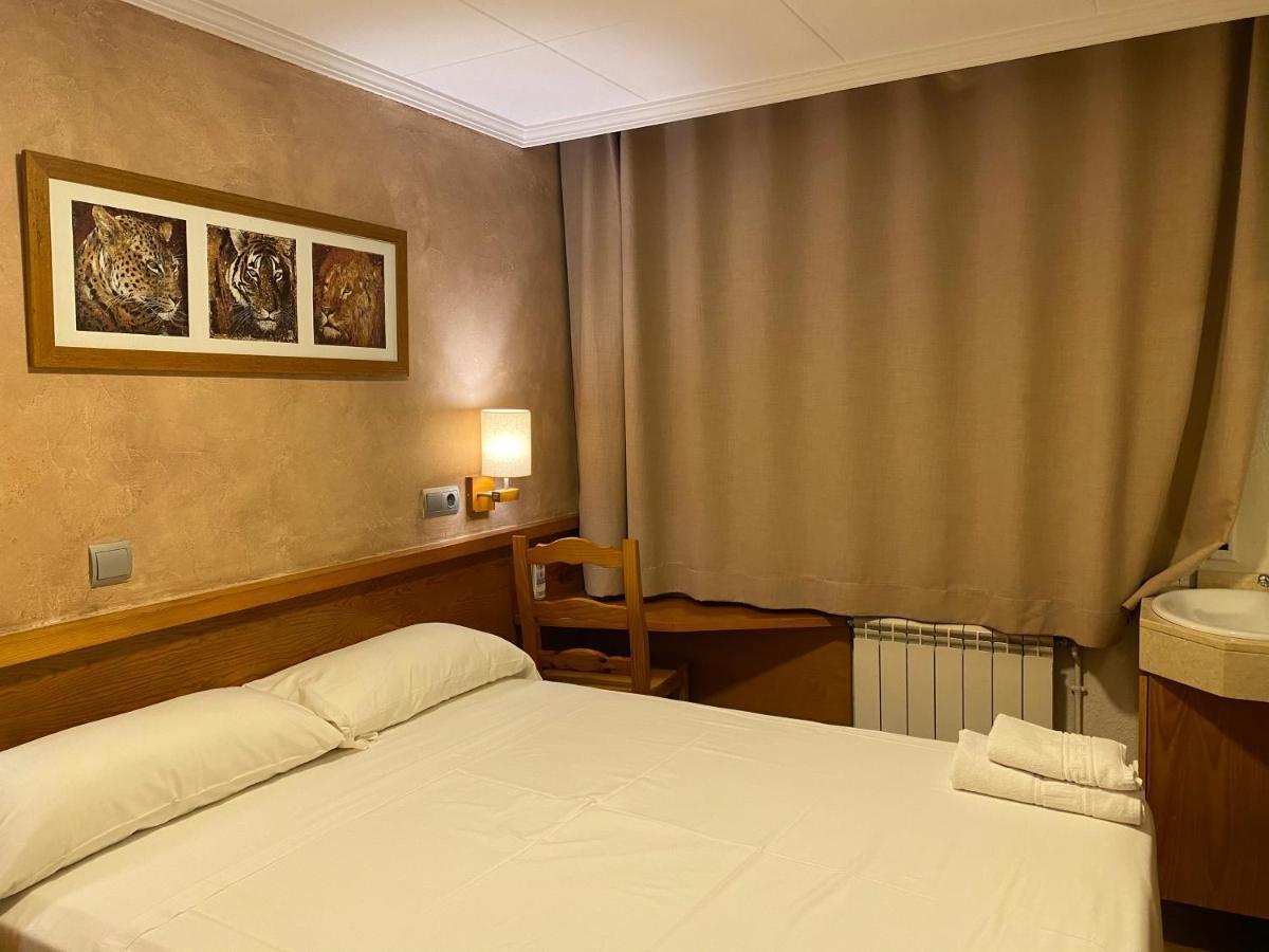 Hostal Galicia Cardedeu Exteriér fotografie