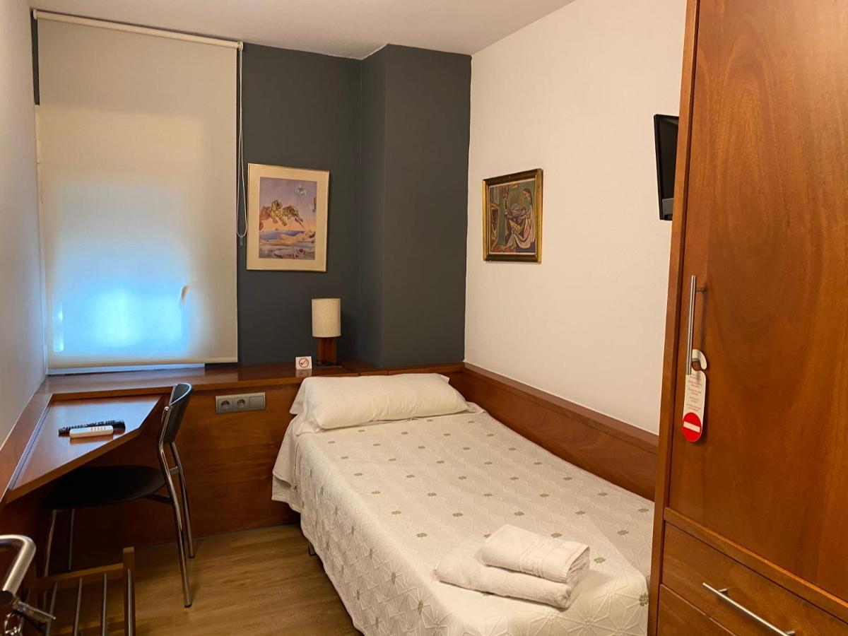 Hostal Galicia Cardedeu Exteriér fotografie