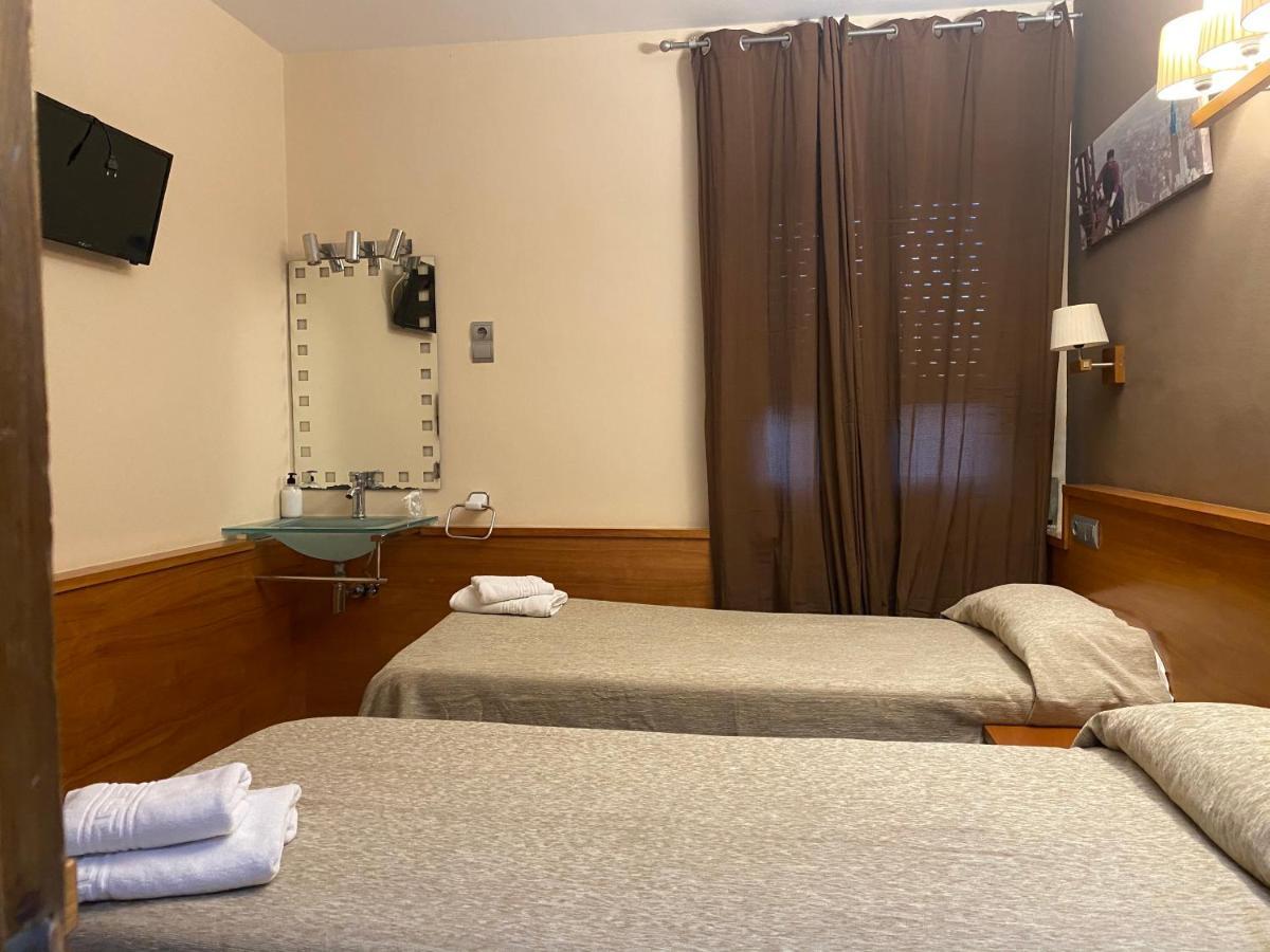 Hostal Galicia Cardedeu Exteriér fotografie
