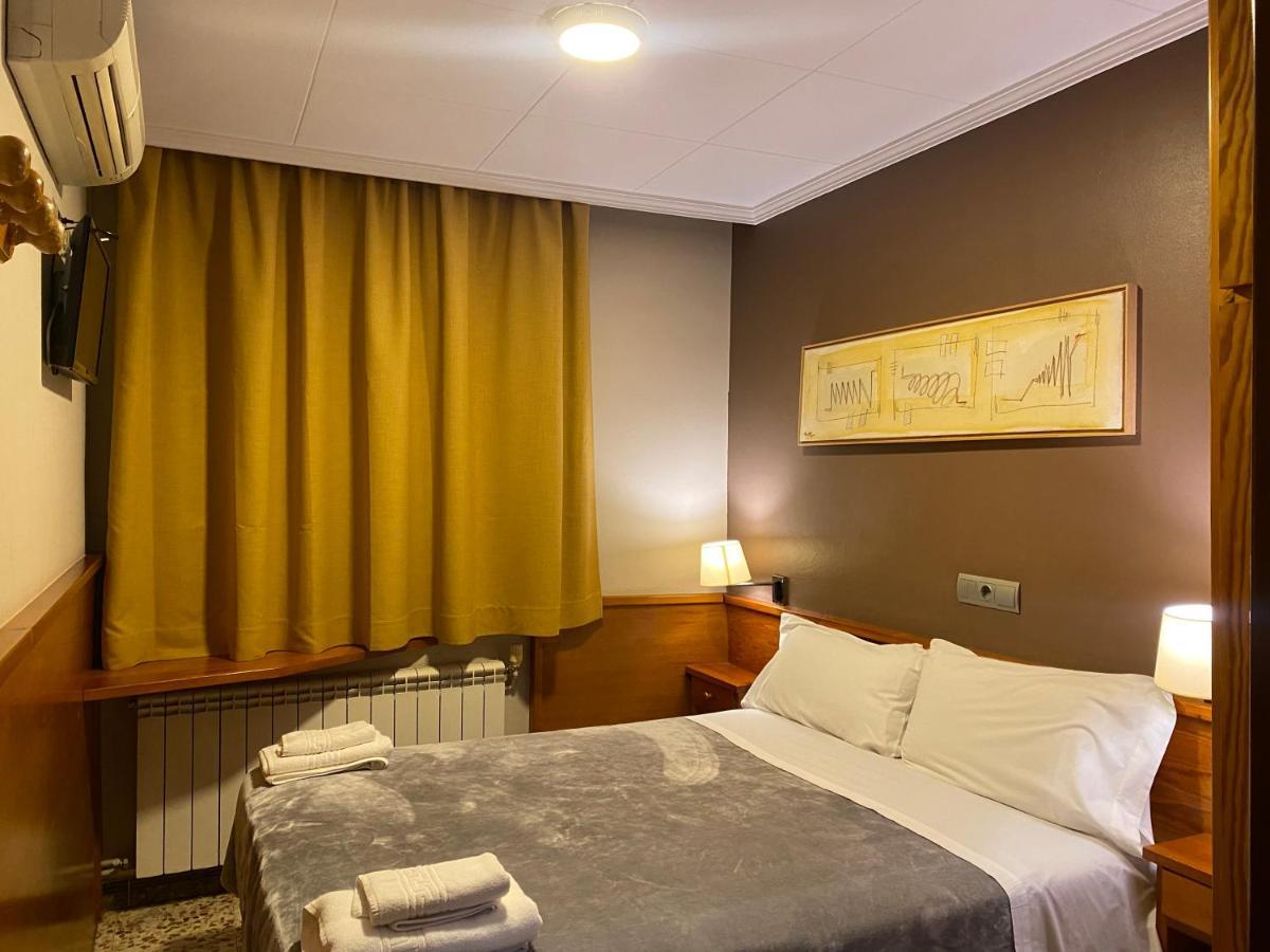 Hostal Galicia Cardedeu Exteriér fotografie