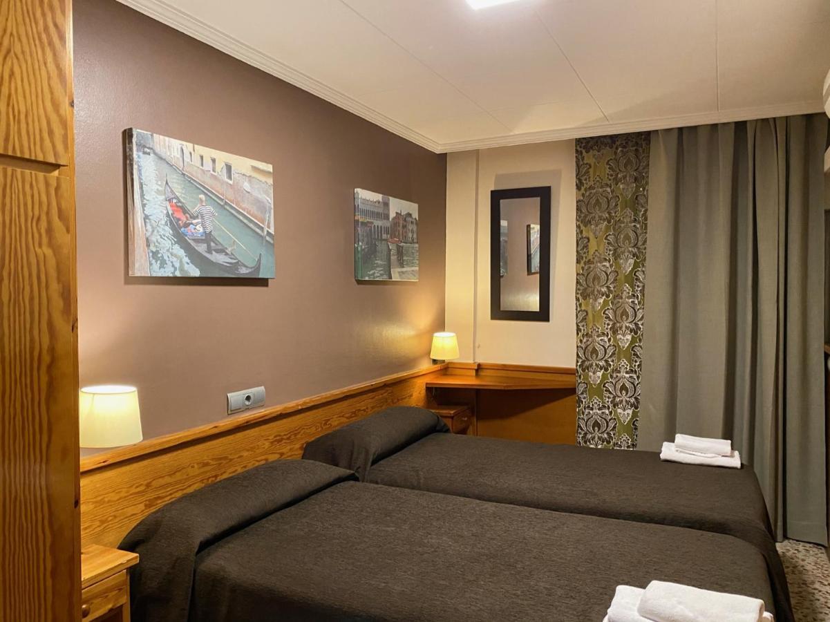 Hostal Galicia Cardedeu Exteriér fotografie