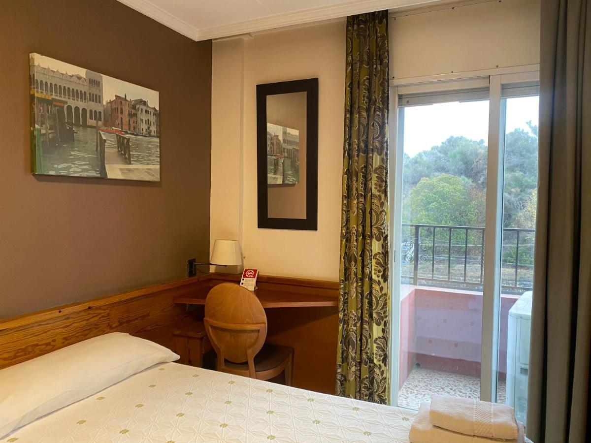 Hostal Galicia Cardedeu Exteriér fotografie
