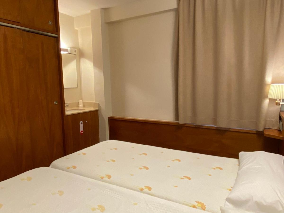 Hostal Galicia Cardedeu Exteriér fotografie
